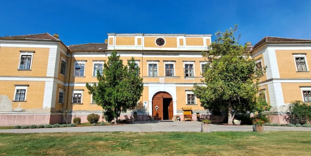 Kaštieľ Amadé-Üchtritz v Gabčíkove, Gabčíkovo, Slovakia, Slovakia